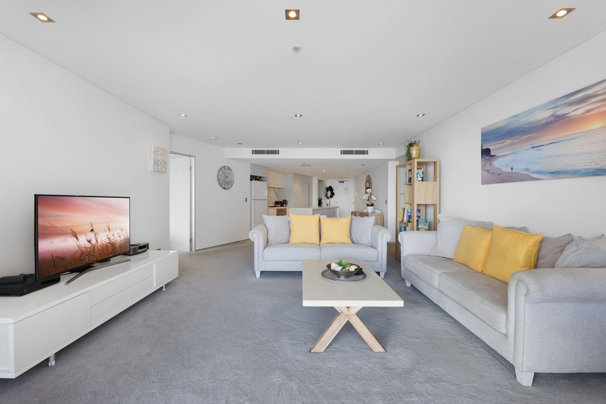 2054/2-14 The Esplanade Burleigh Heads 10