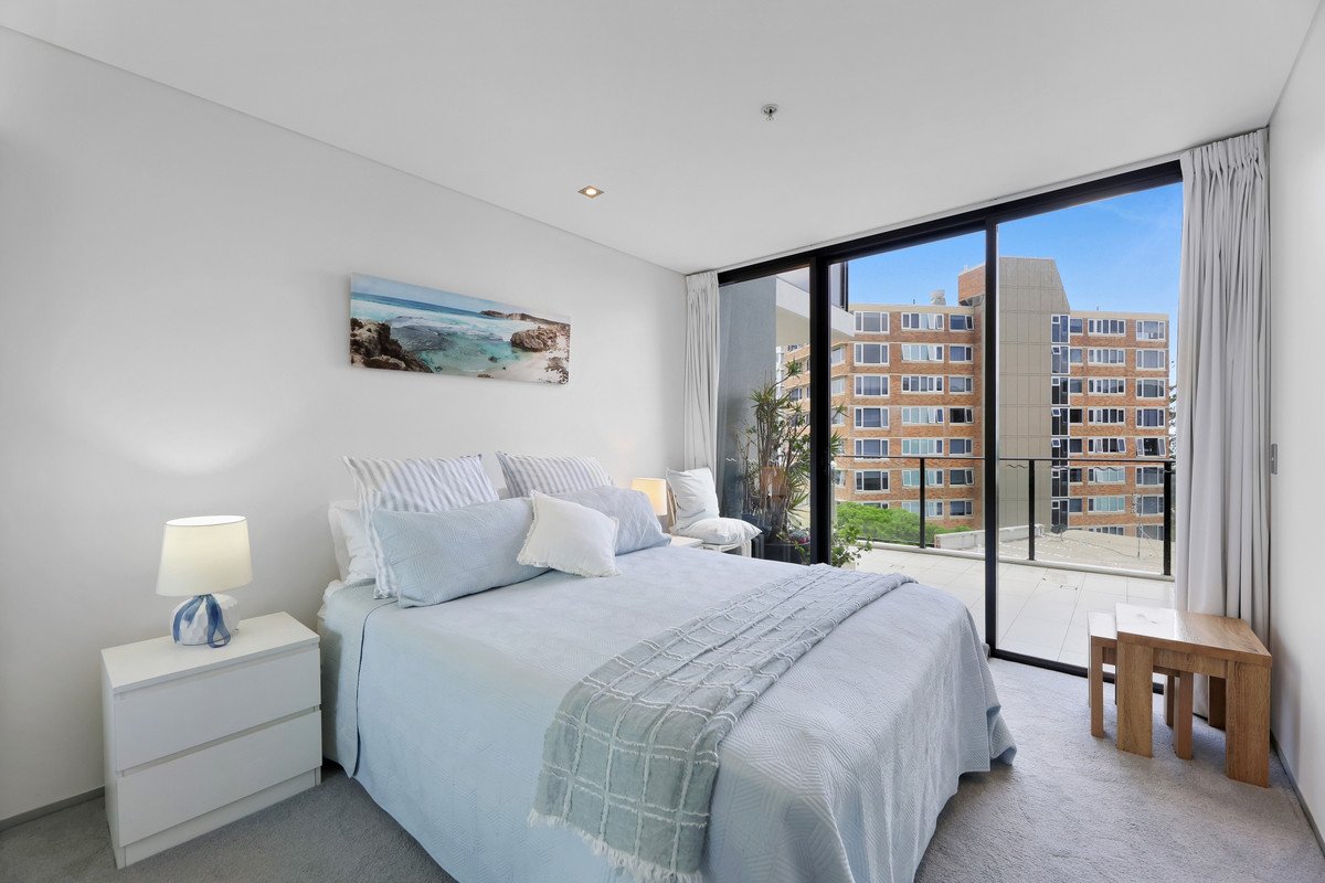 2054/2-14 The Esplanade Burleigh Heads 13