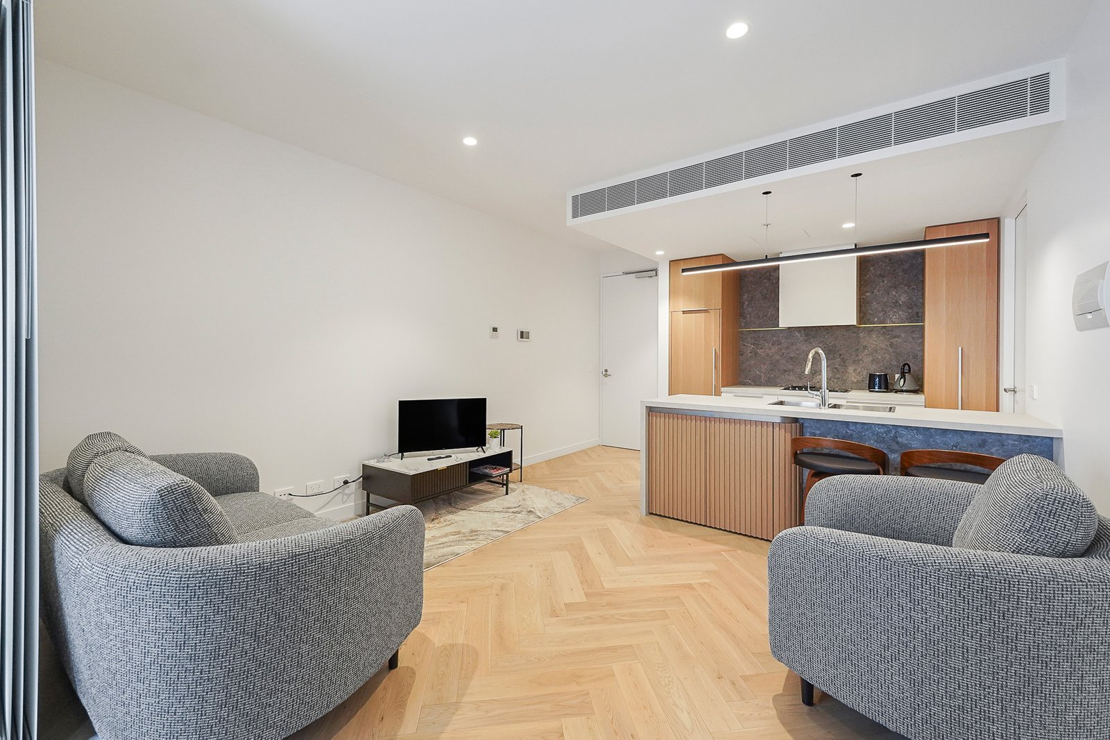 Gallery: 205/431 Hampton