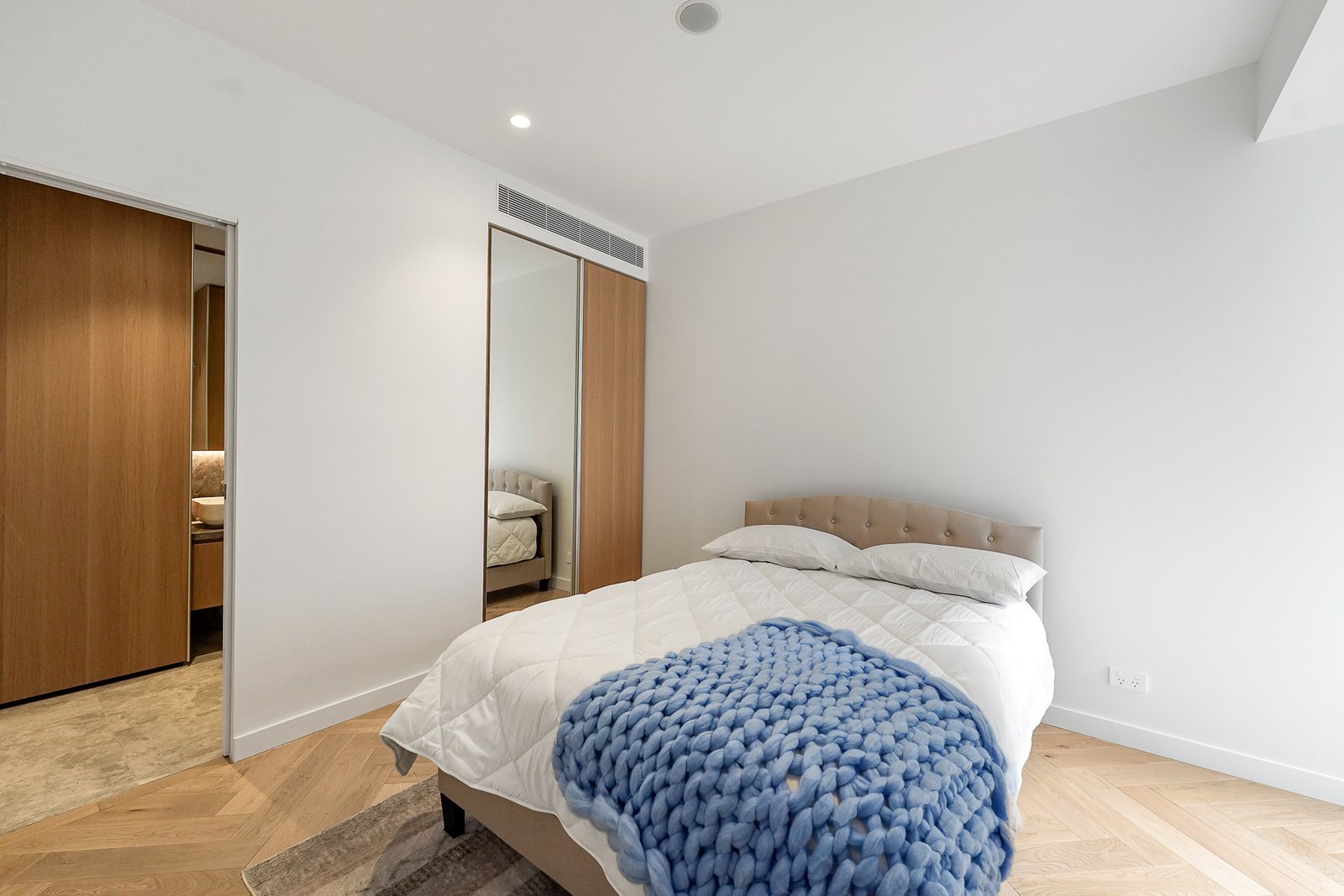 Gallery: 205/431 Hampton Street