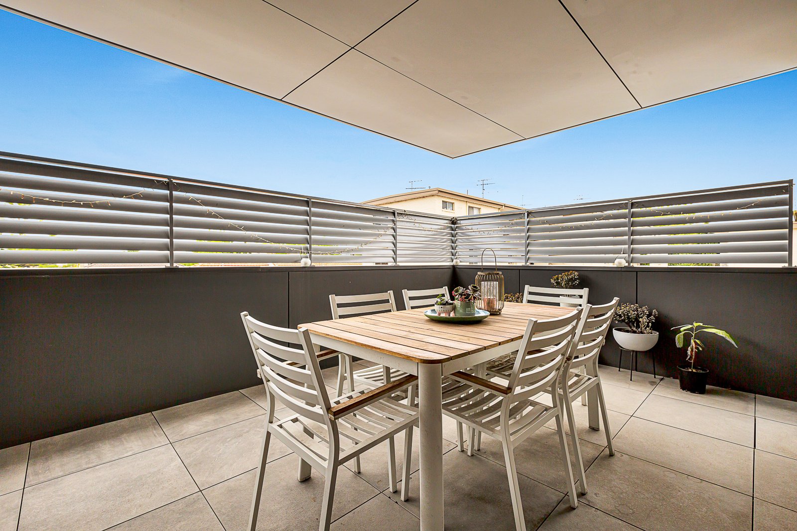 Gallery: 205/5-7 Hotham Street