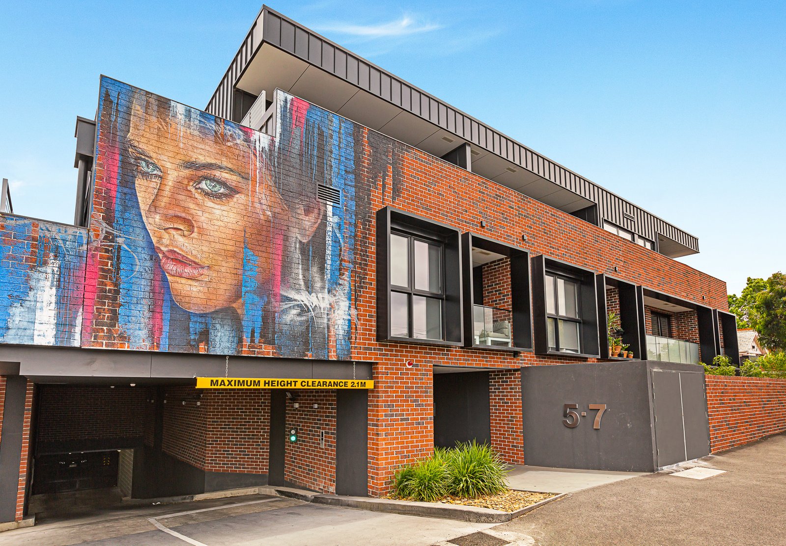 Gallery: 205/5-7 Hotham Street