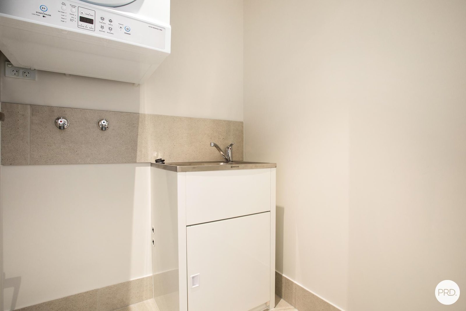 205/6 Tonga Place PARKWOOD 7