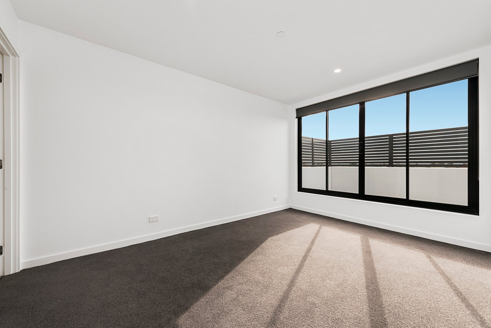 Gallery: 205/663-667 Centre Road