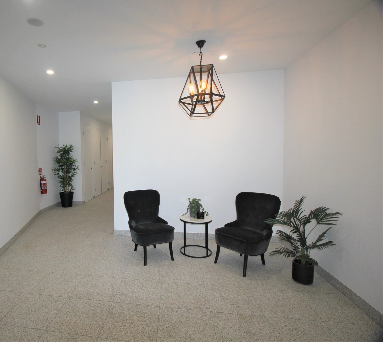 Gallery: 205/663-667 Centre Road