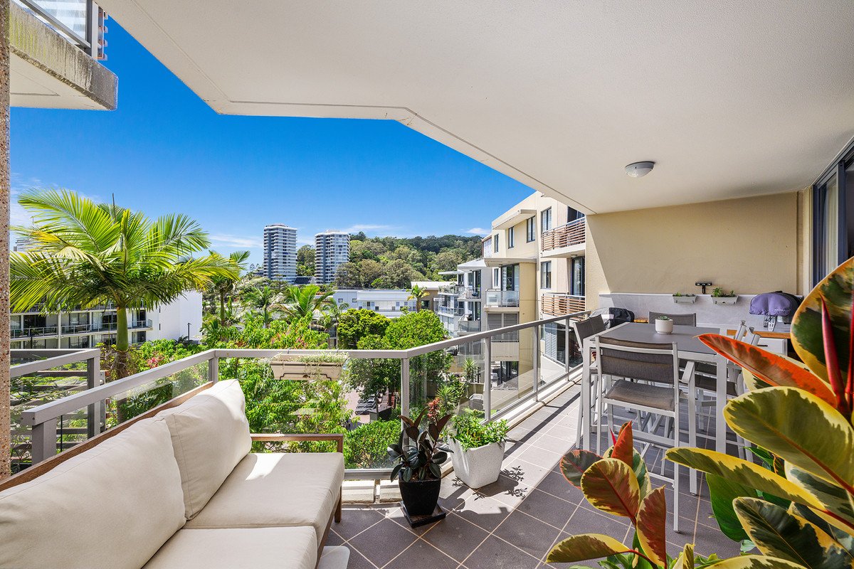2058/1 Ocean Street Burleigh Heads 2