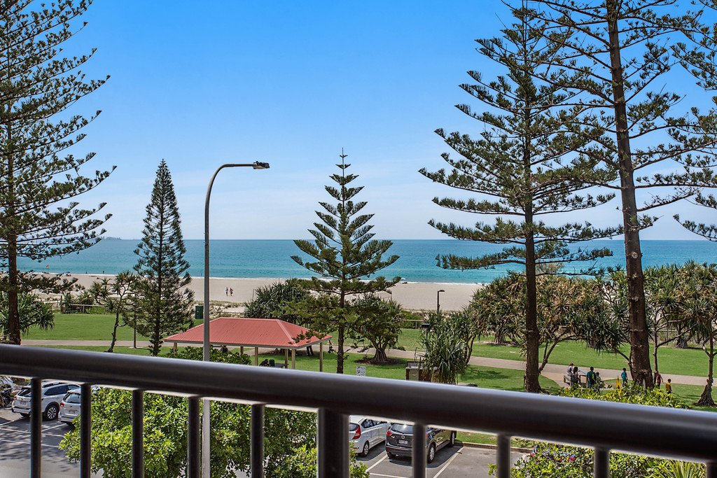 205/88 Marine Parade COOLANGATTA 1