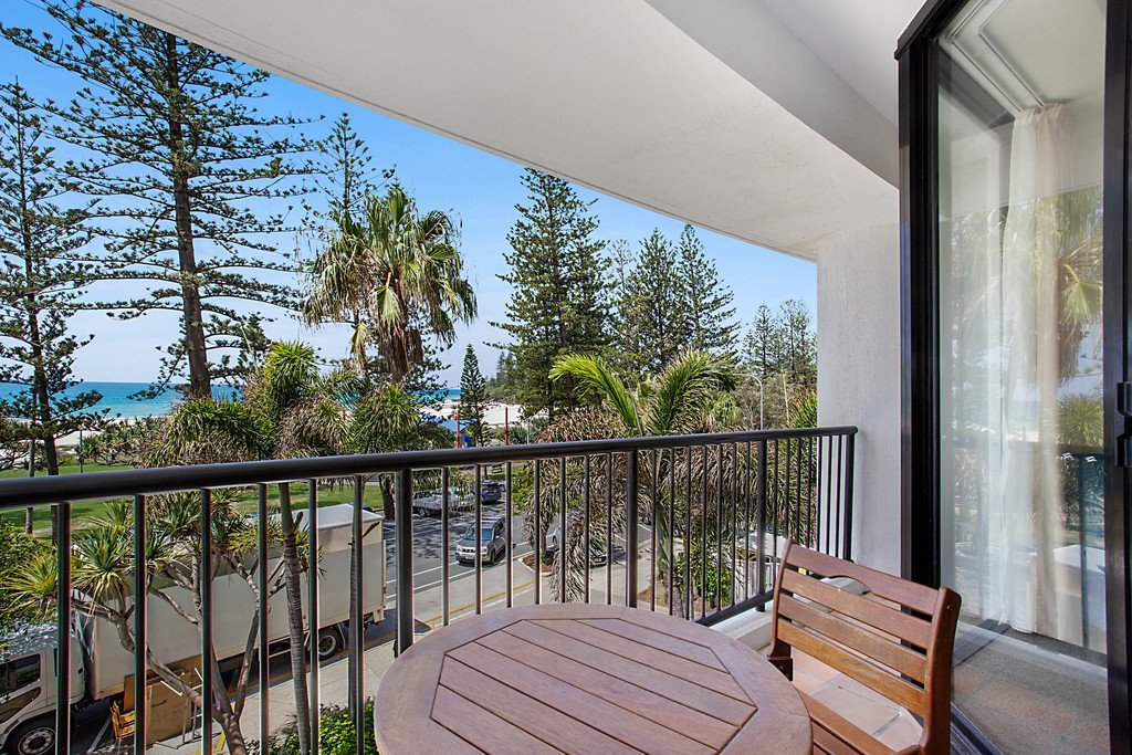 205/88 Marine Parade COOLANGATTA 2