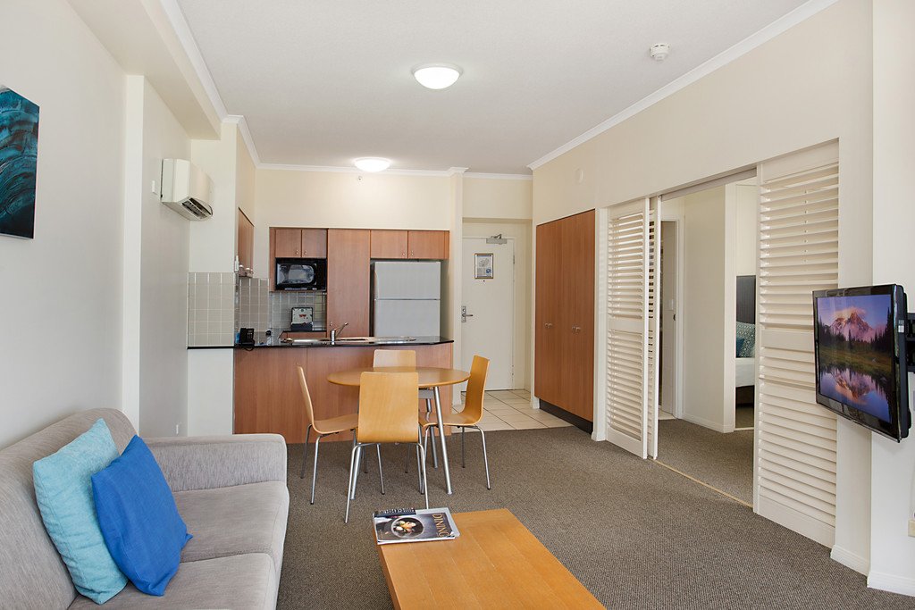 205/88 Marine Parade COOLANGATTA 4