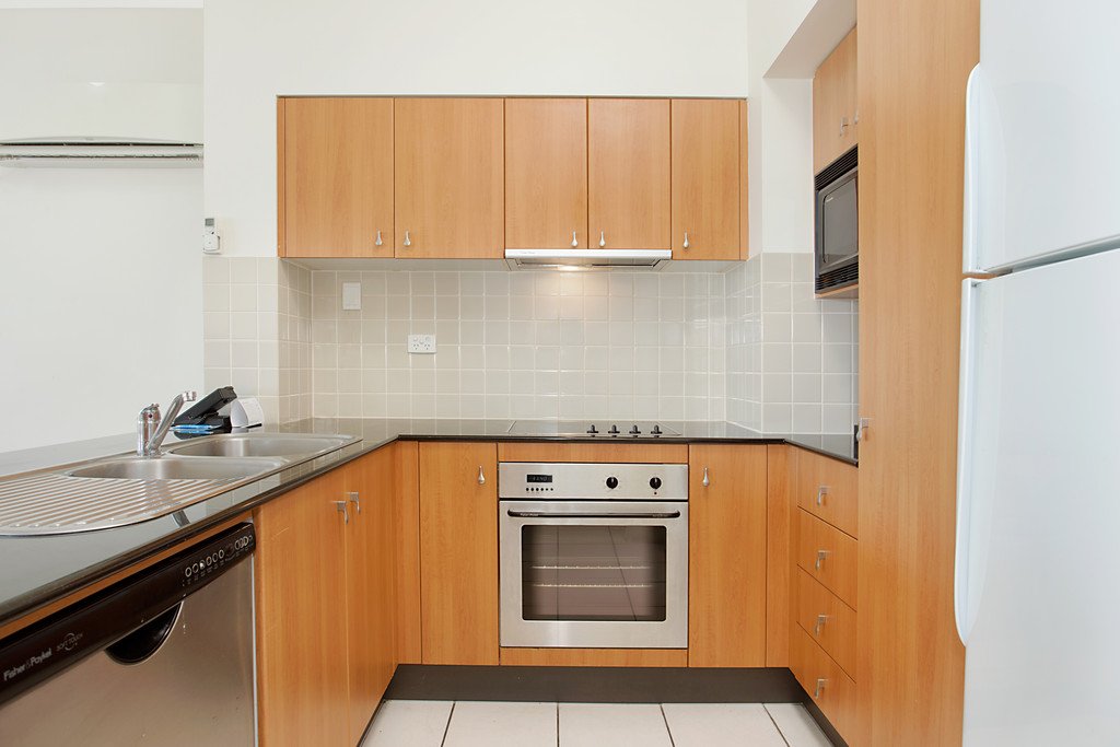 205/88 Marine Parade COOLANGATTA 5