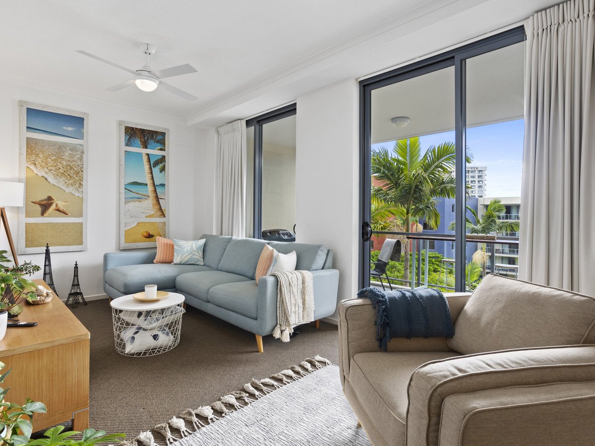 2059/1 Ocean Street Burleigh Heads 3