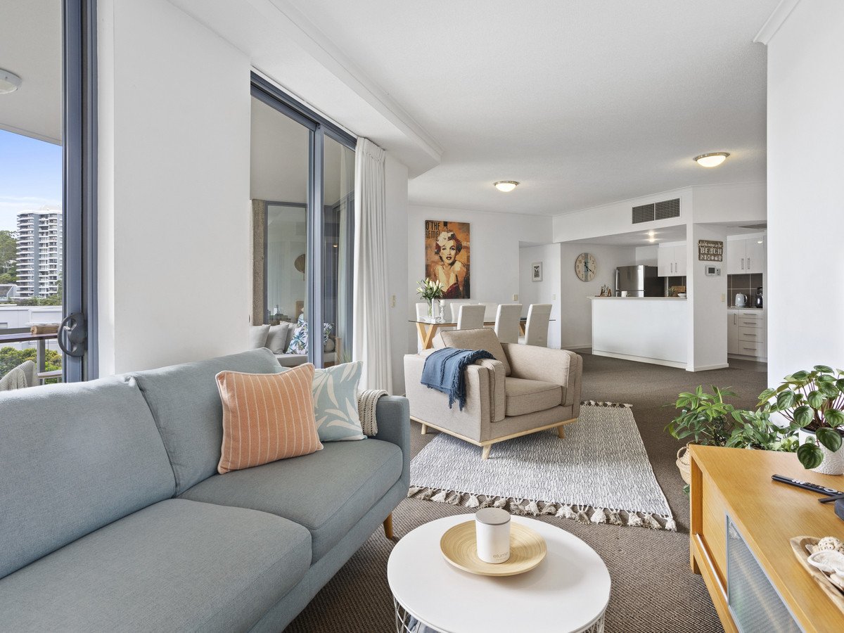 2059/1 Ocean Street Burleigh Heads 5