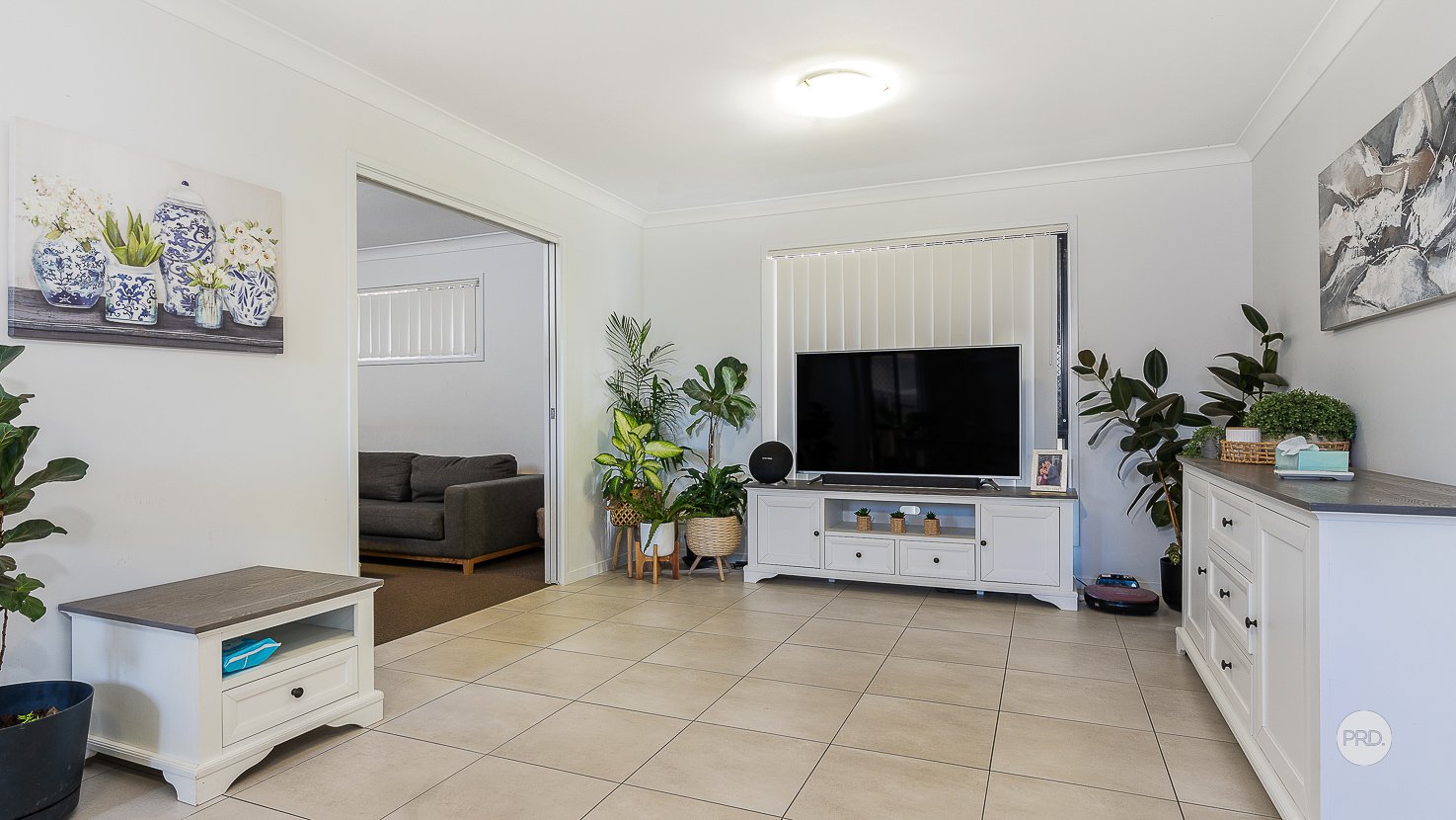 205A QUEEN Street CLEVELAND 4