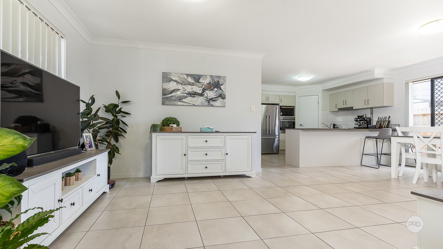 205A QUEEN Street CLEVELAND 5