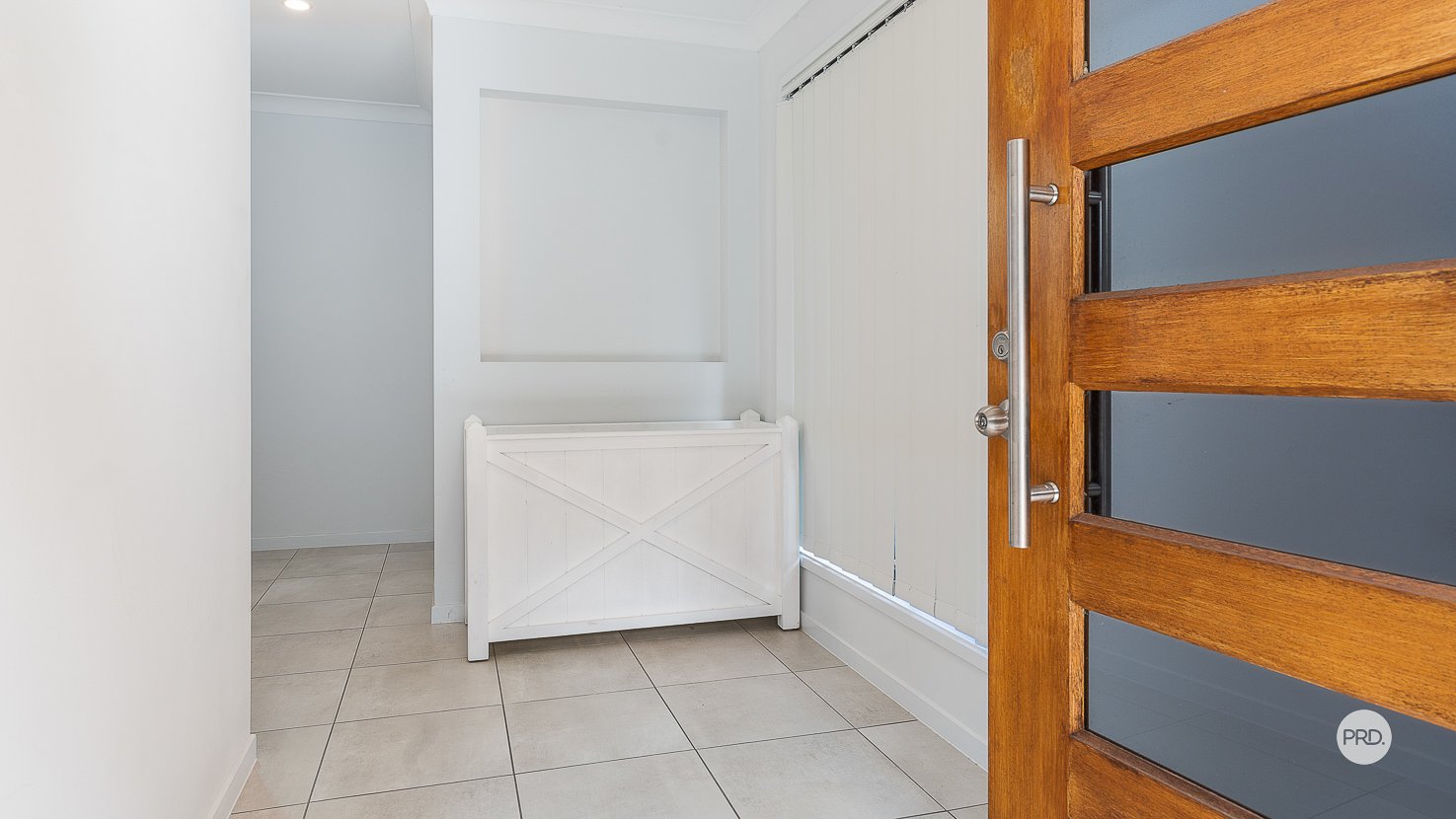 205A QUEEN Street CLEVELAND 15