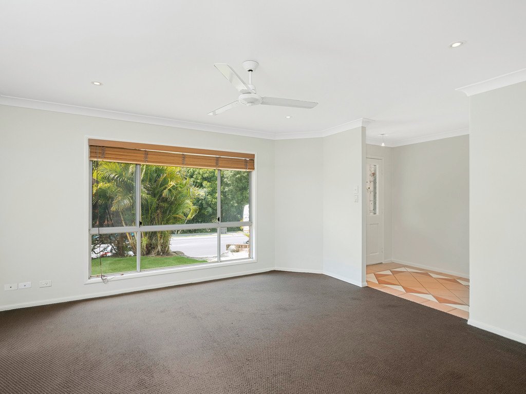 206 Darlington Drive BANORA POINT 6