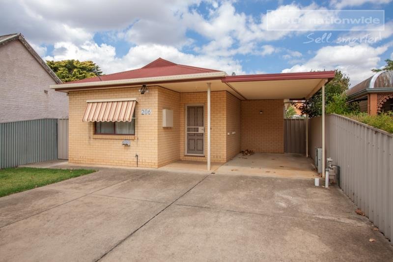 206 Fitzmaurice Street WAGGA WAGGA 1