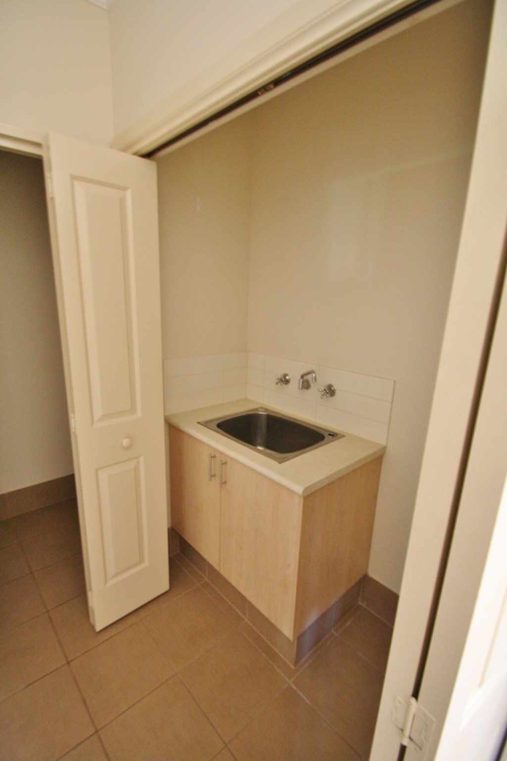 20/6 Ibis Way DJUGUN 11