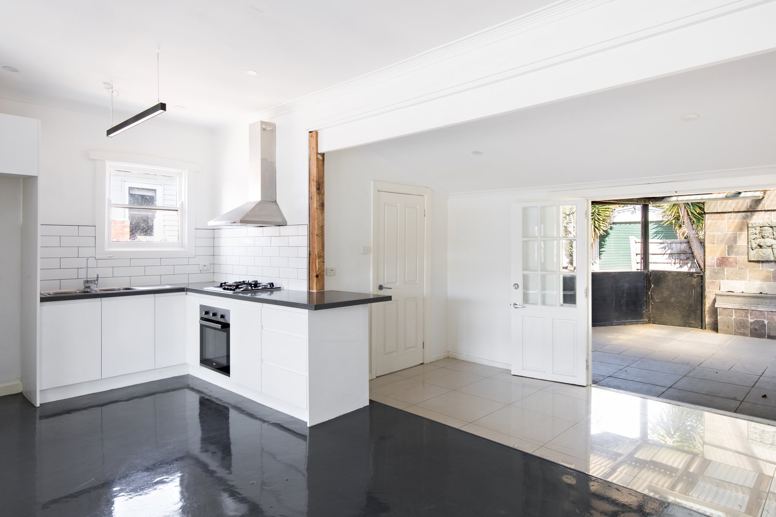 Gallery: 206 Main Road