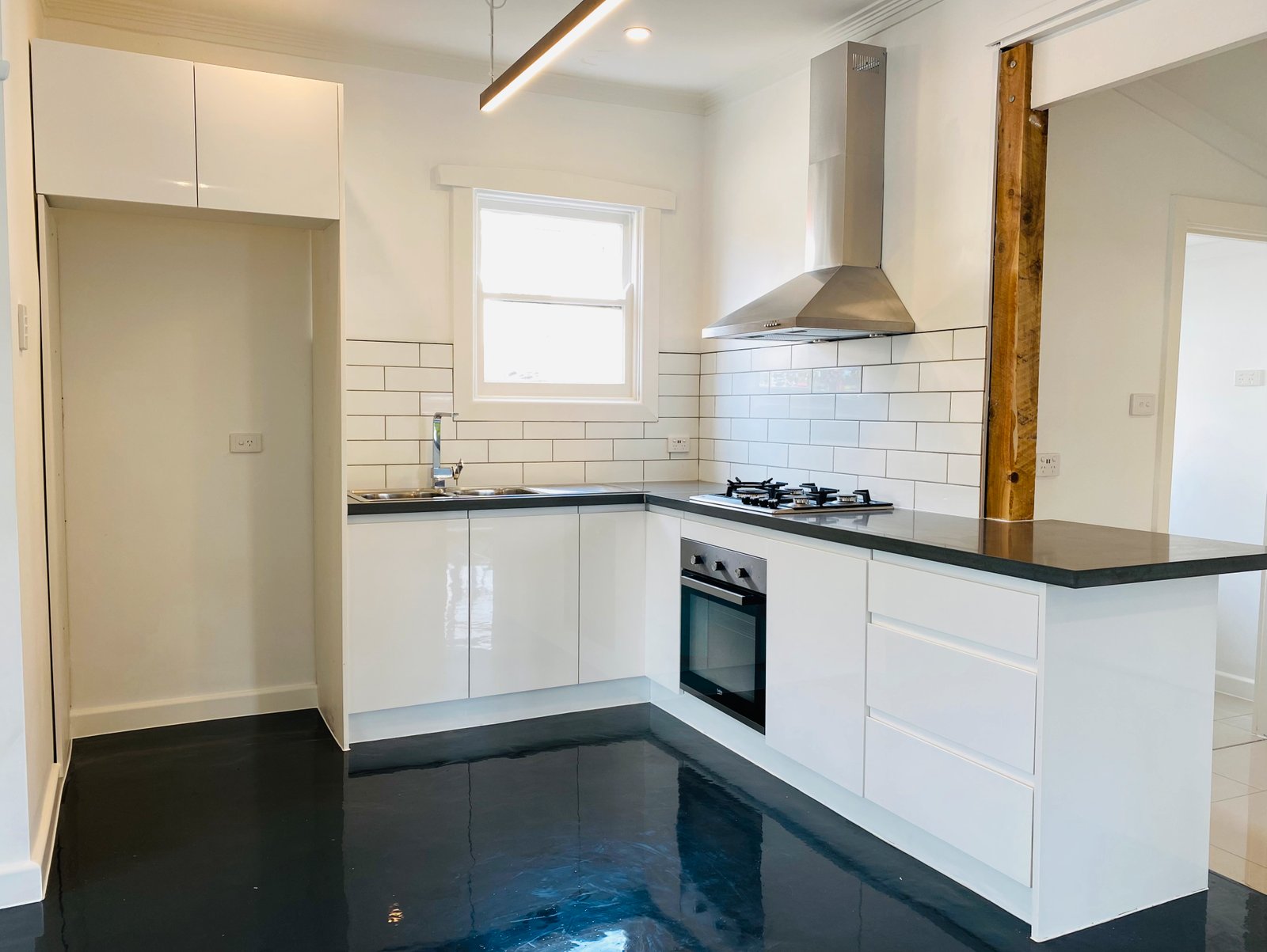 Gallery: 206 Main Road