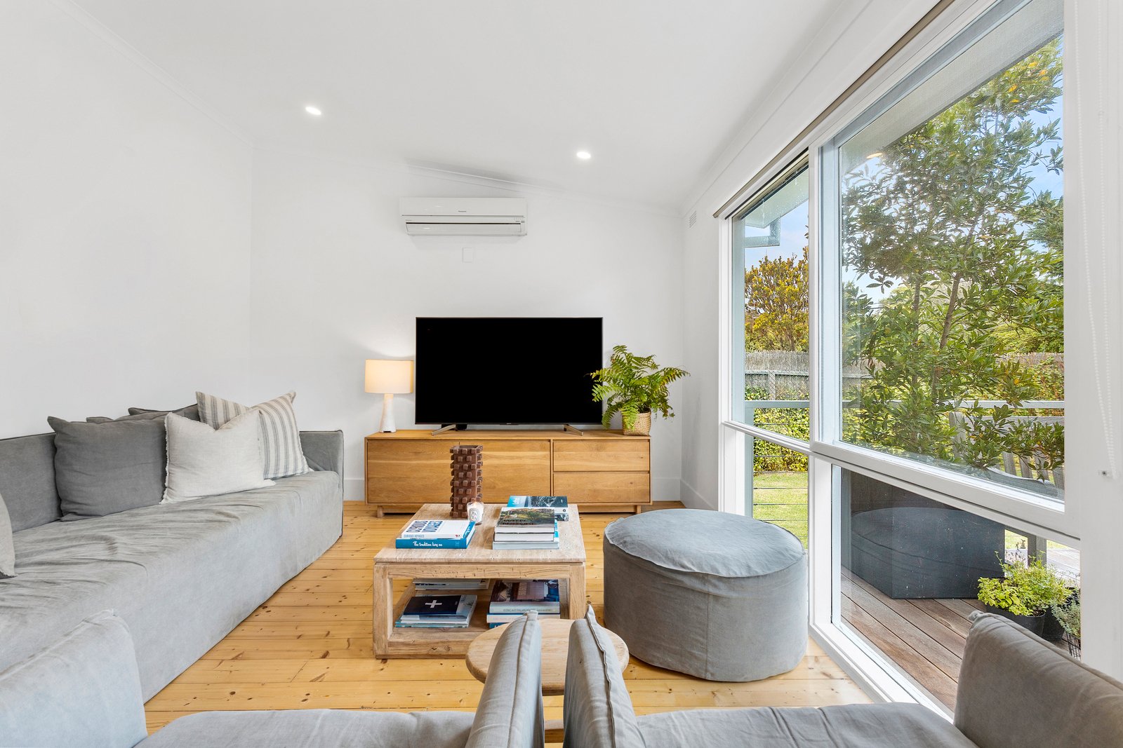 Real Estate and Property in 206 Ocean Beach Road, Sorrento, VIC