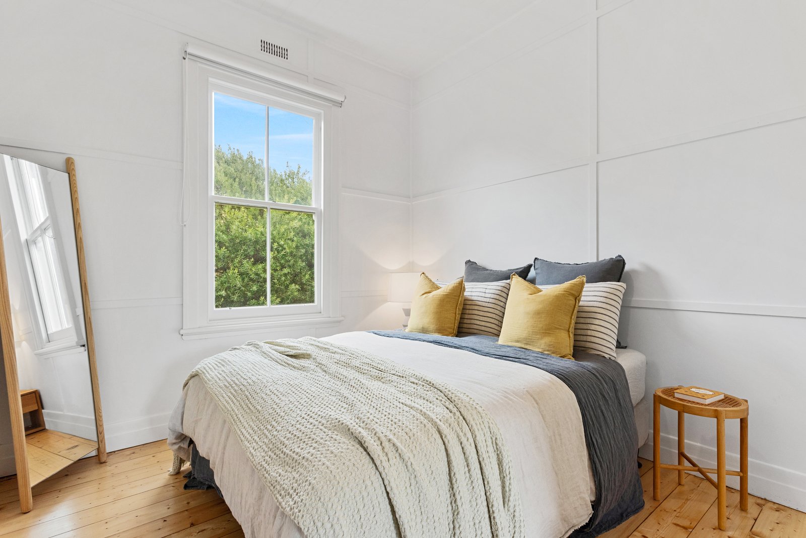 Real Estate and Property in 206 Ocean Beach Road, Sorrento, VIC