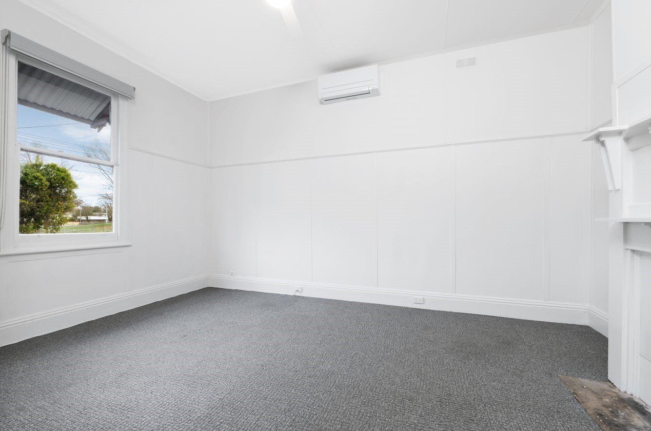 Gallery: 206 Peel Street North