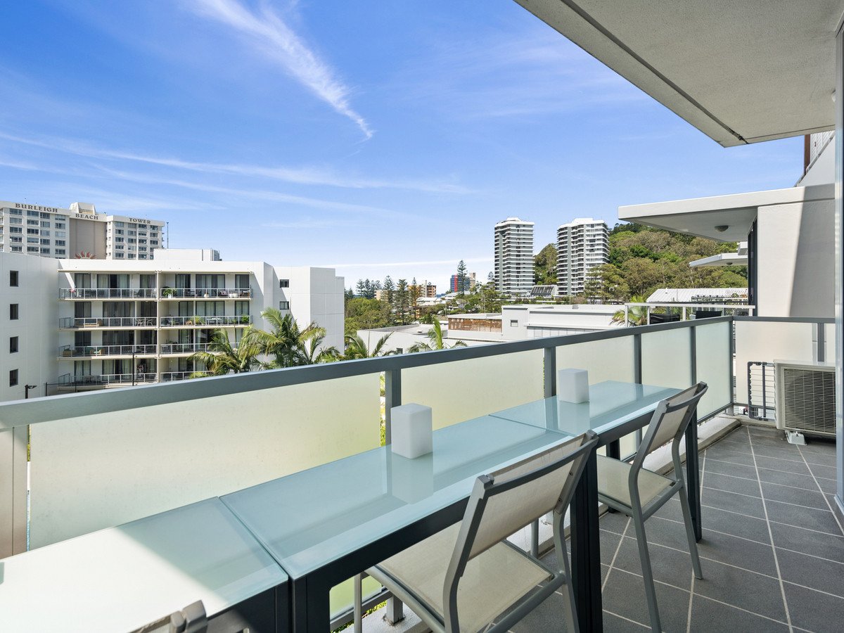 2060/1 Ocean Street Burleigh Heads 4