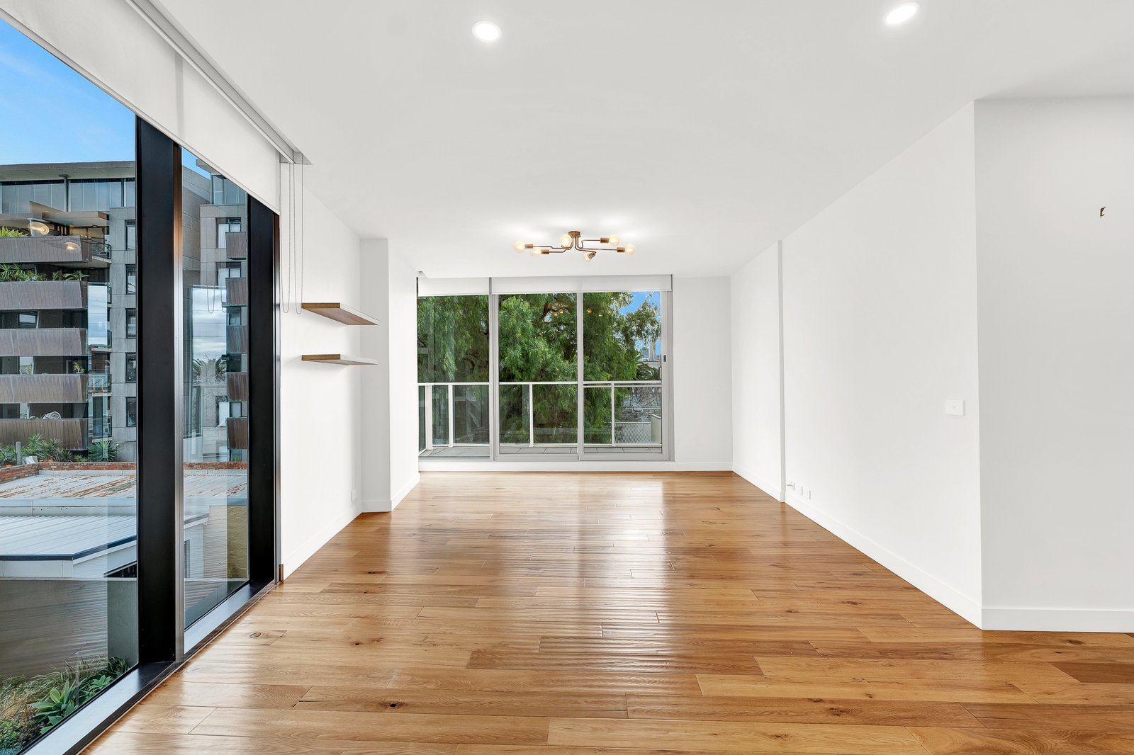Gallery: 206/101 Bay Street