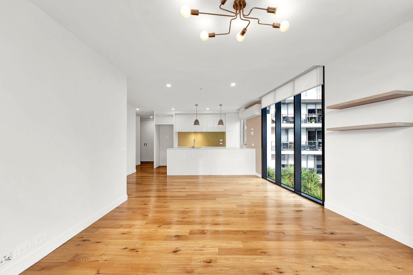 Gallery: 206/101 Bay Street