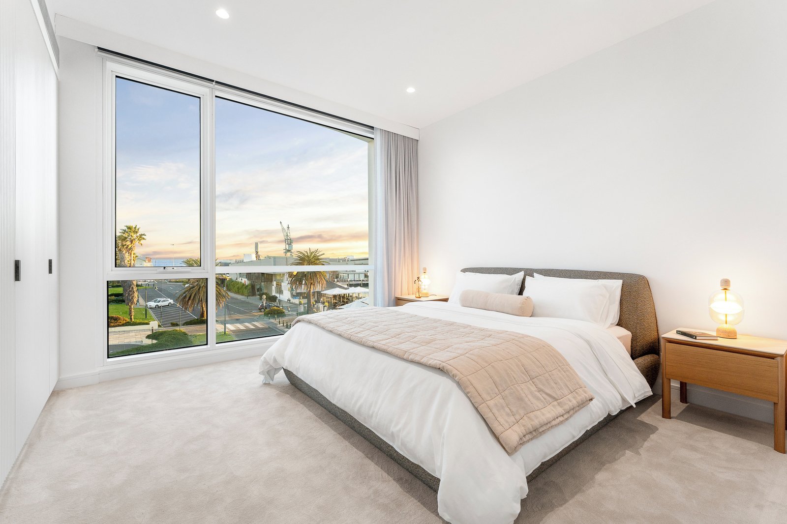 206/103 Beach Street, Port Melbourne, 3207