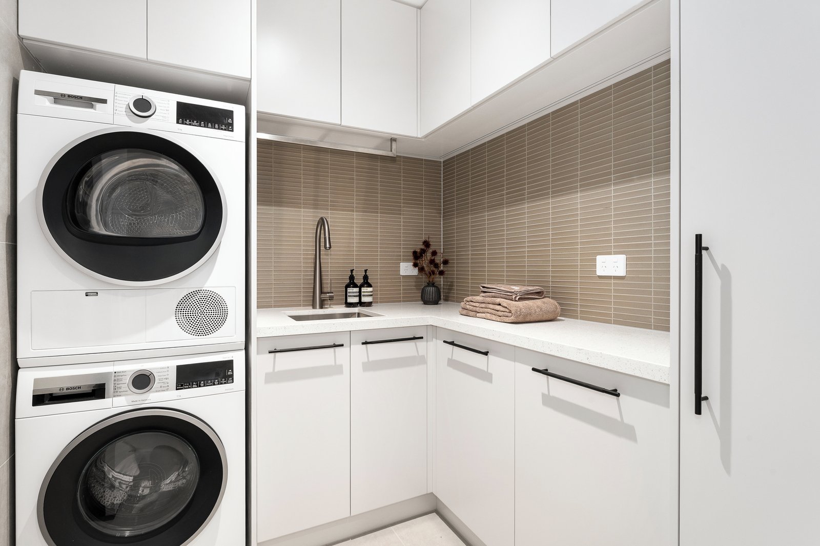 206/103 Beach Street, Port Melbourne, 3207