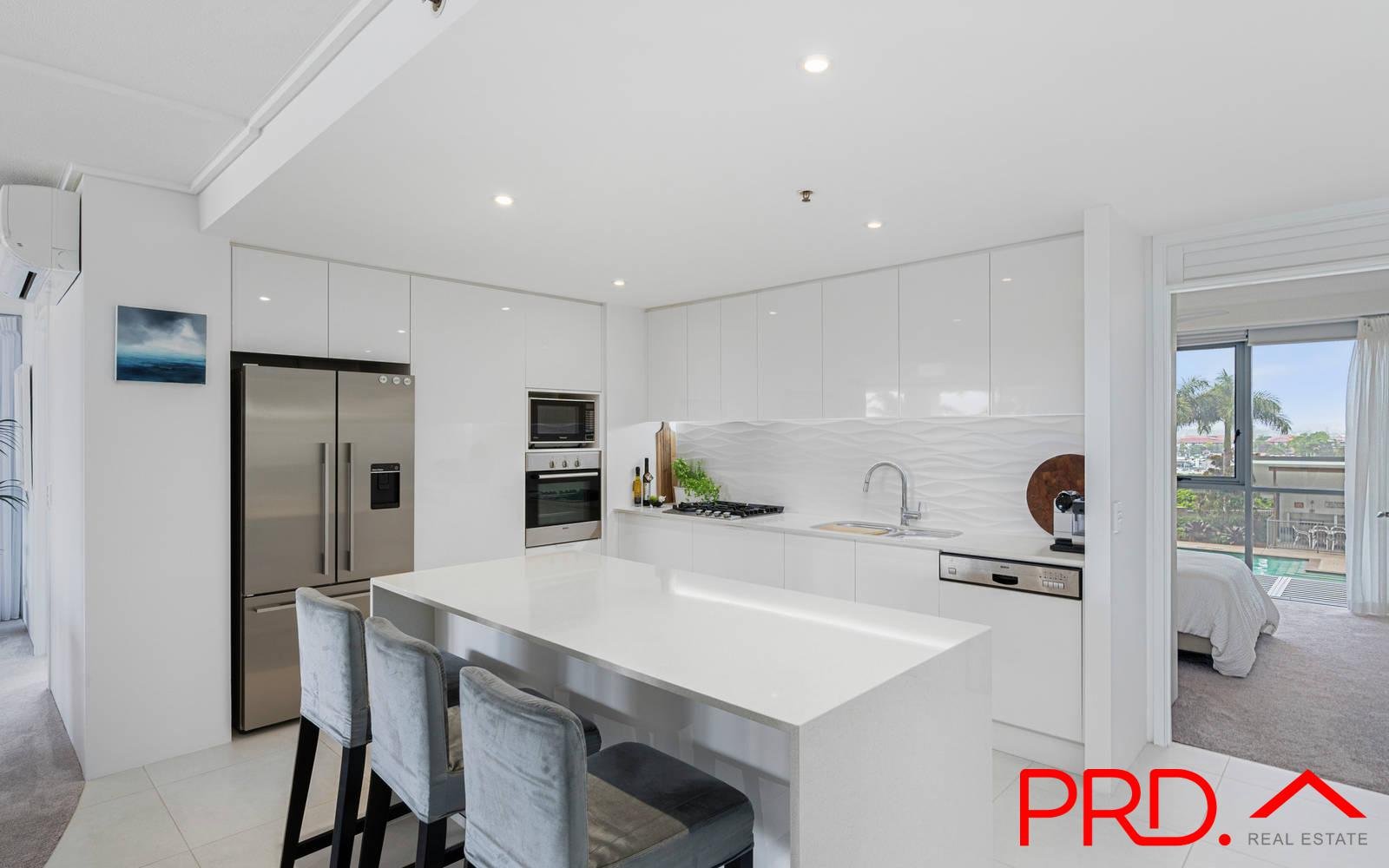 206/105 Scarborough Street SOUTHPORT 3