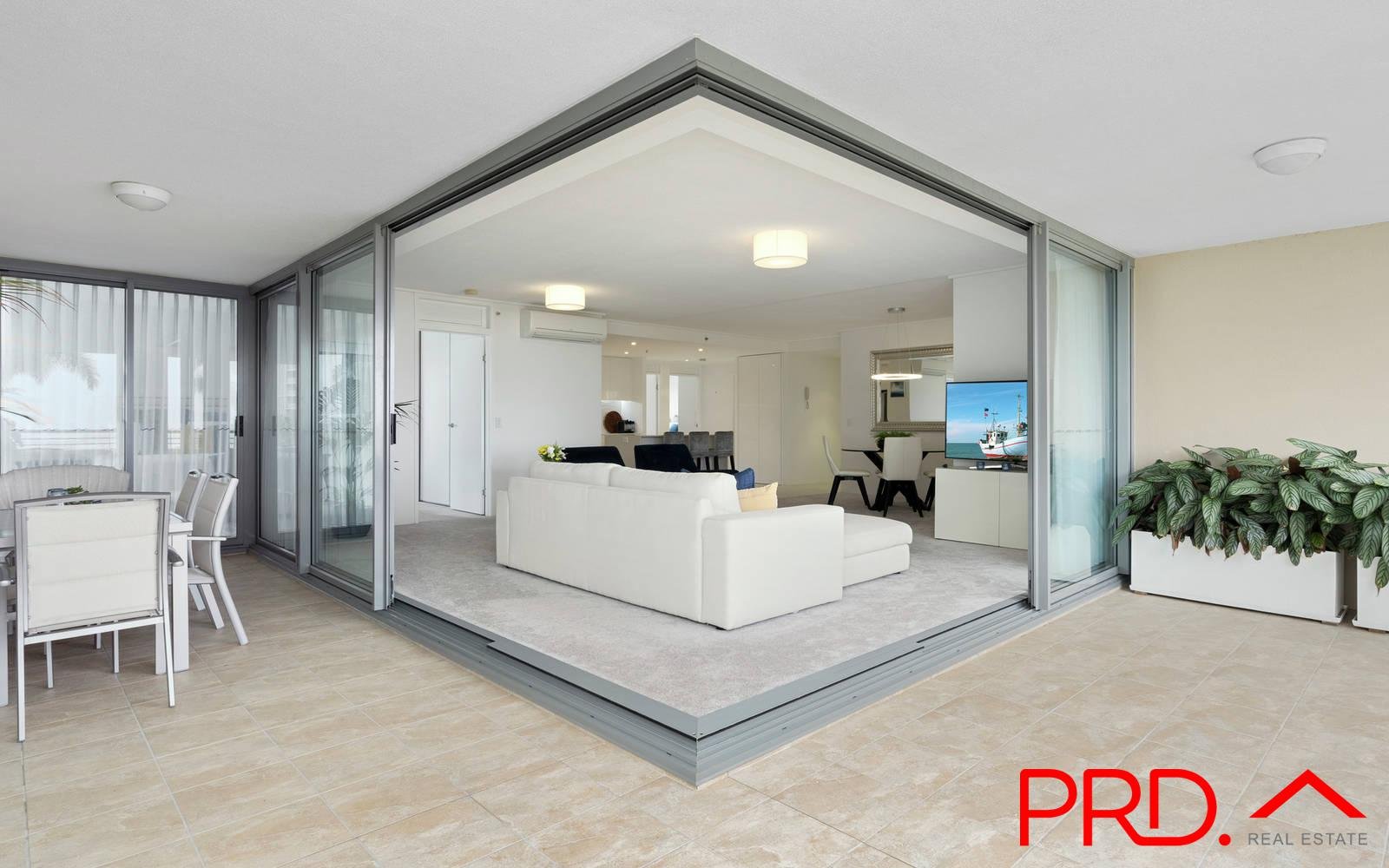 206/105 Scarborough Street SOUTHPORT 21