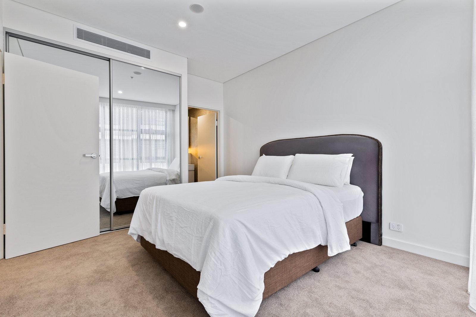 206/10C Premiership Close PENRITH 8