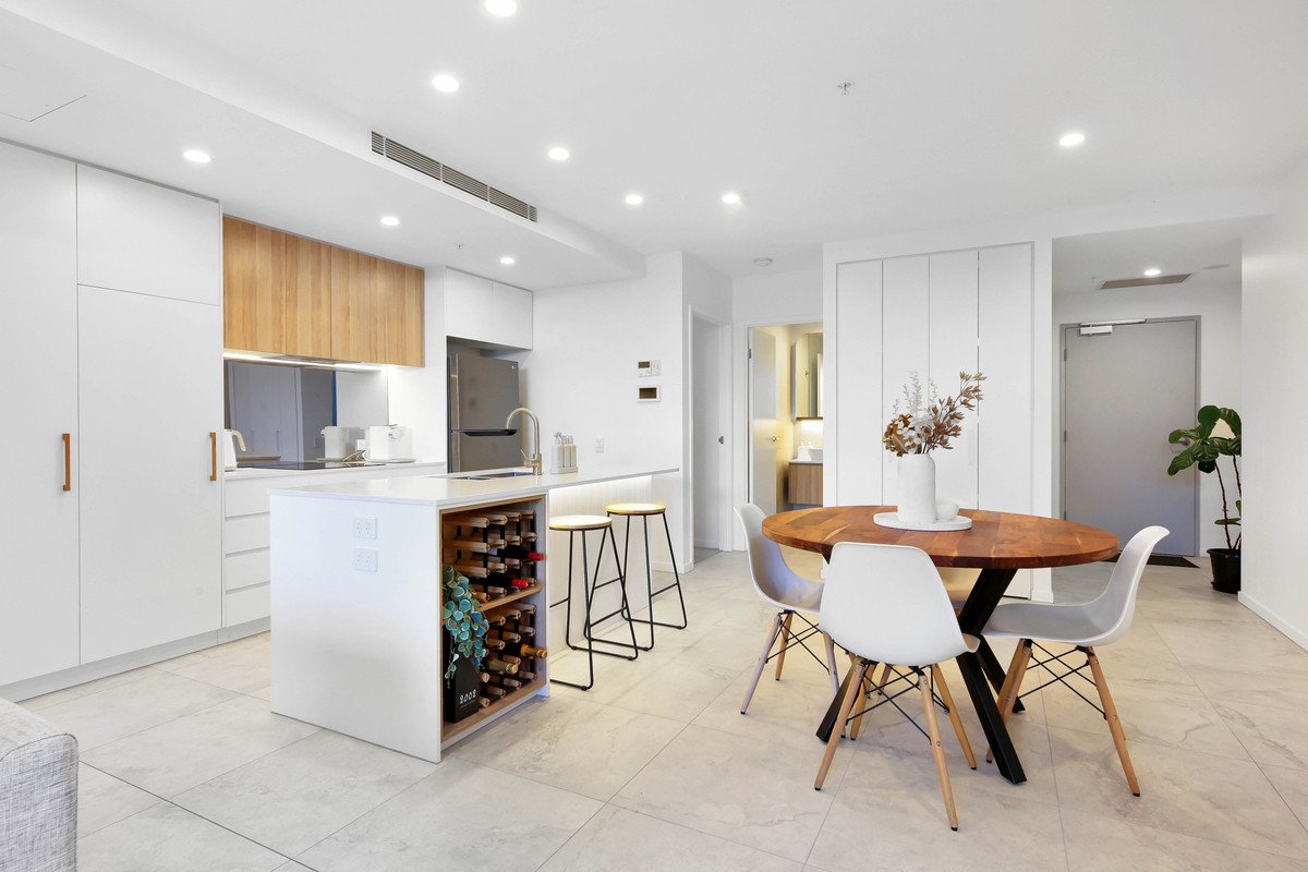 206/14 Twenty Eighth Avenue Palm Beach 3