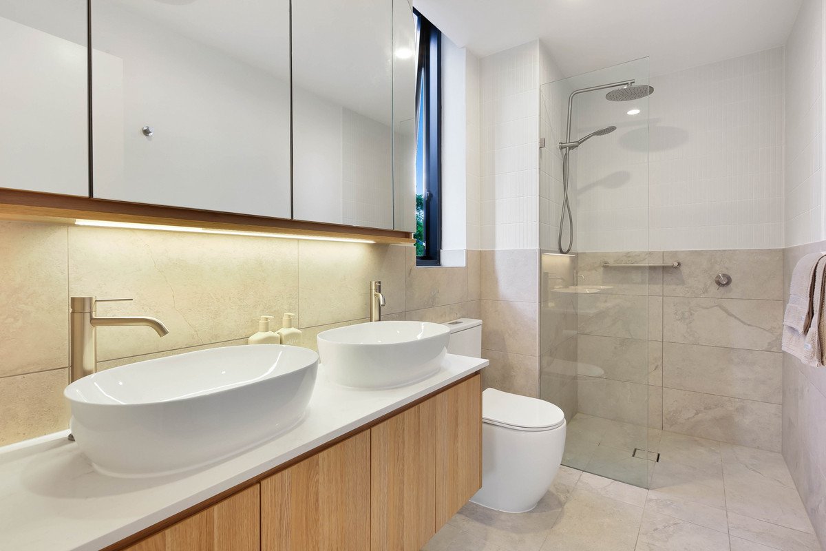 206/14 Twenty Eighth Avenue Palm Beach 6