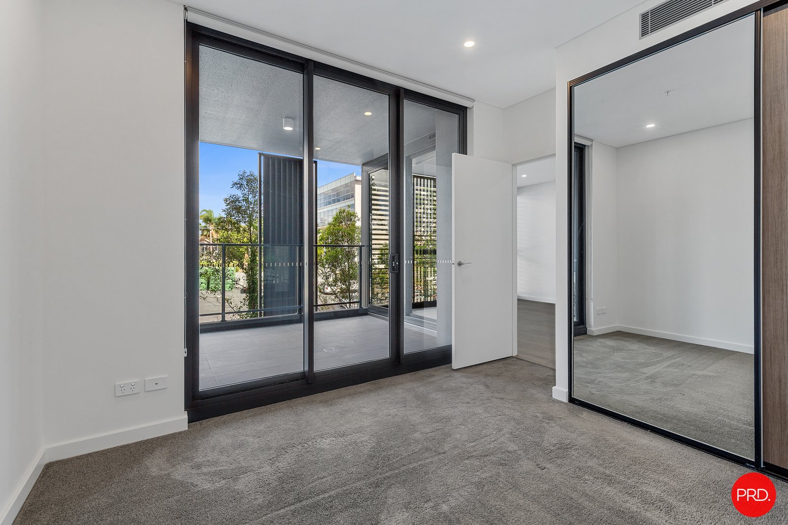 206/15 Garrigarrang Avenue KOGARAH 6