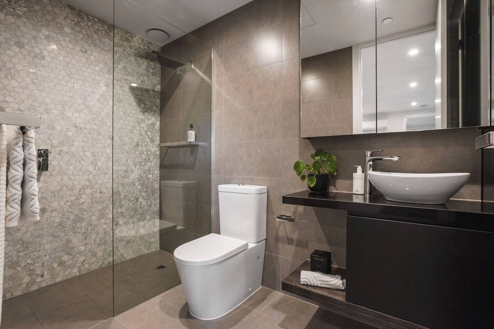 Real Estate and Property in 206/19 Hall Street, Cheltenham, VIC