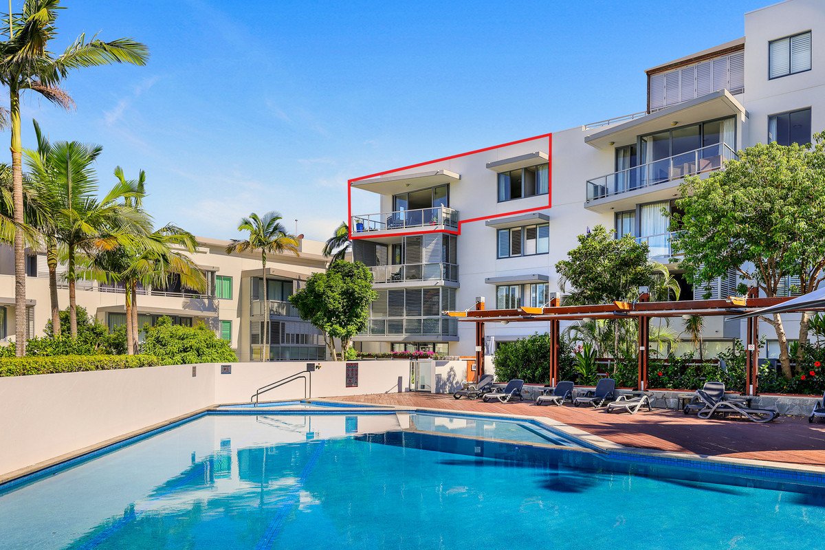 2062/1 Ocean Street Burleigh Heads 3