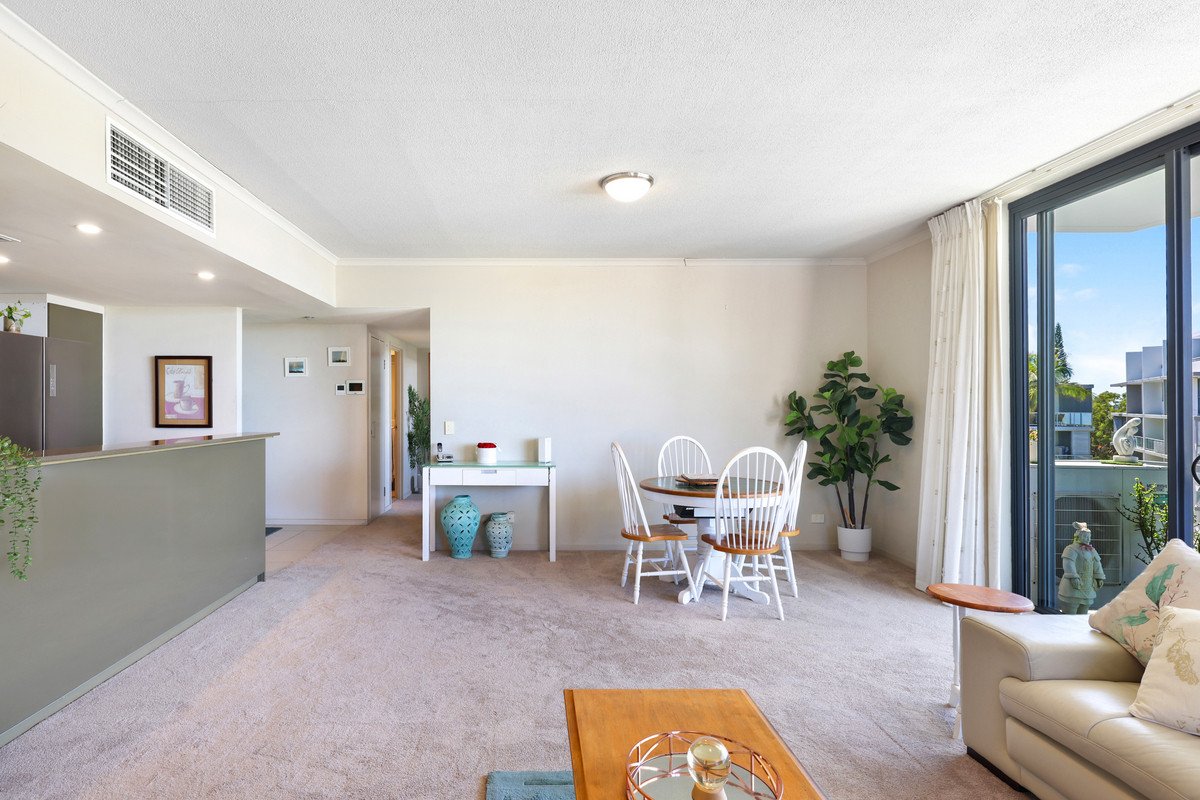 2062/1 Ocean Street Burleigh Heads 6