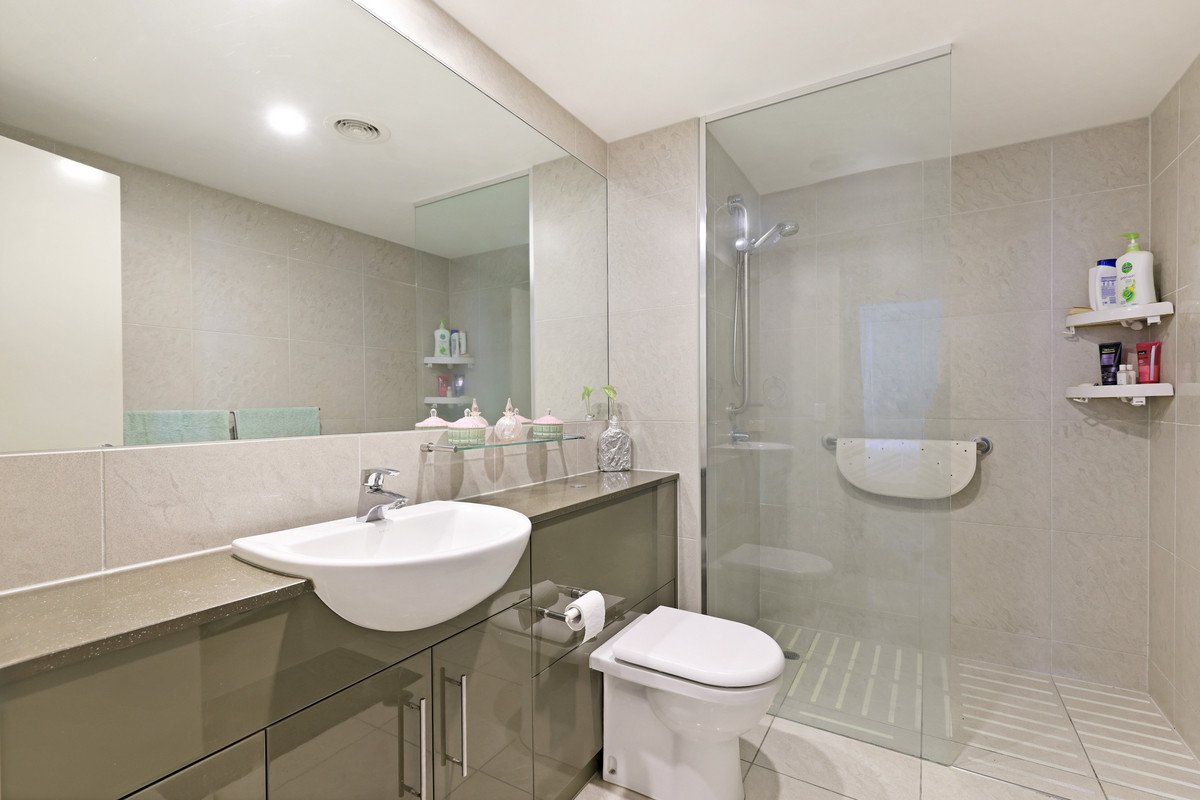 2062/1 Ocean Street Burleigh Heads 11