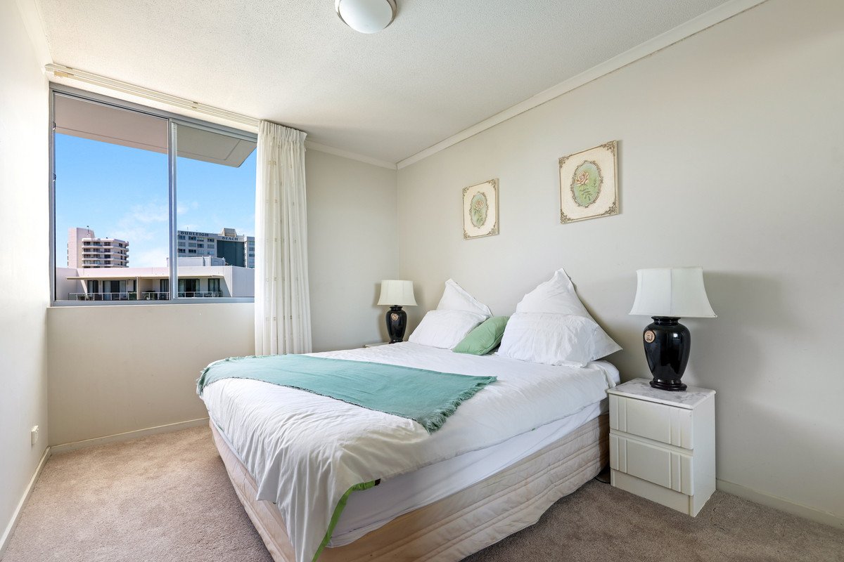 2062/1 Ocean Street Burleigh Heads 12