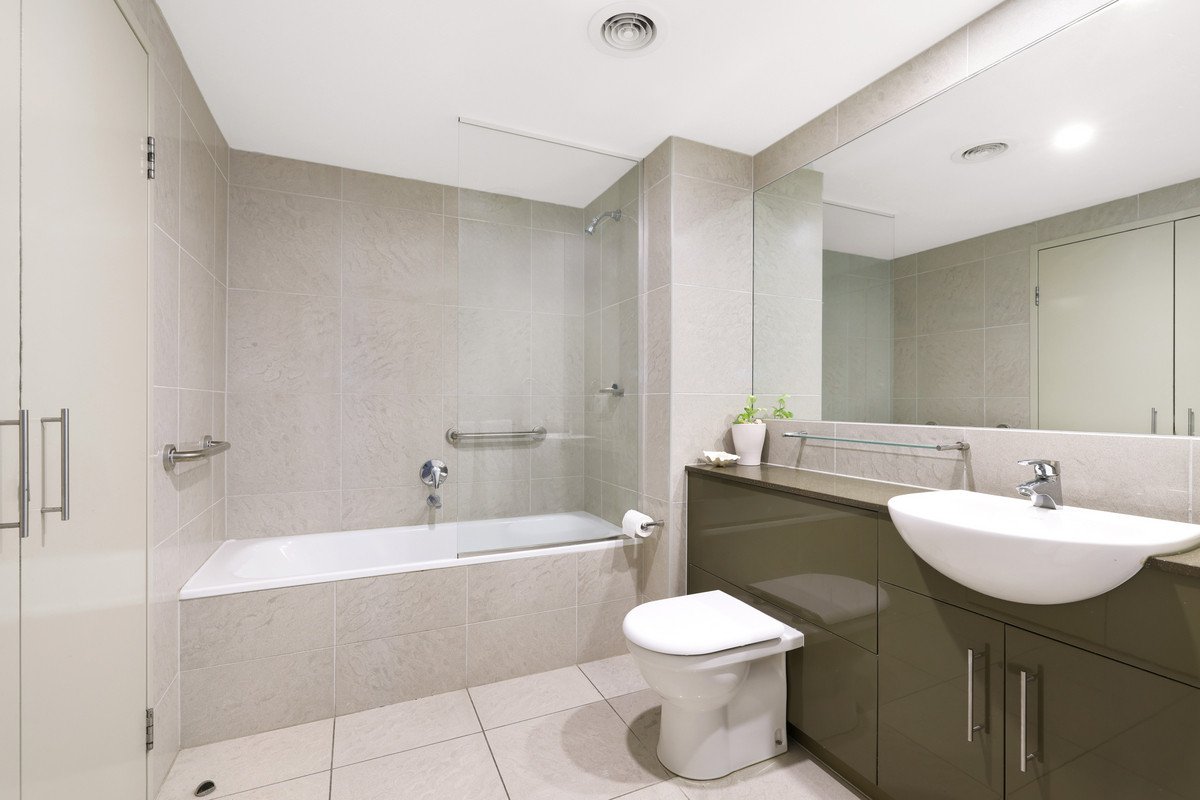 2062/1 Ocean Street Burleigh Heads 13