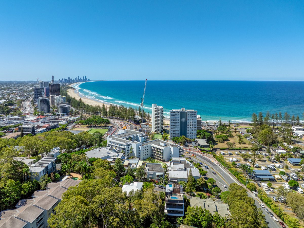 2062/1 Ocean Street Burleigh Heads 19