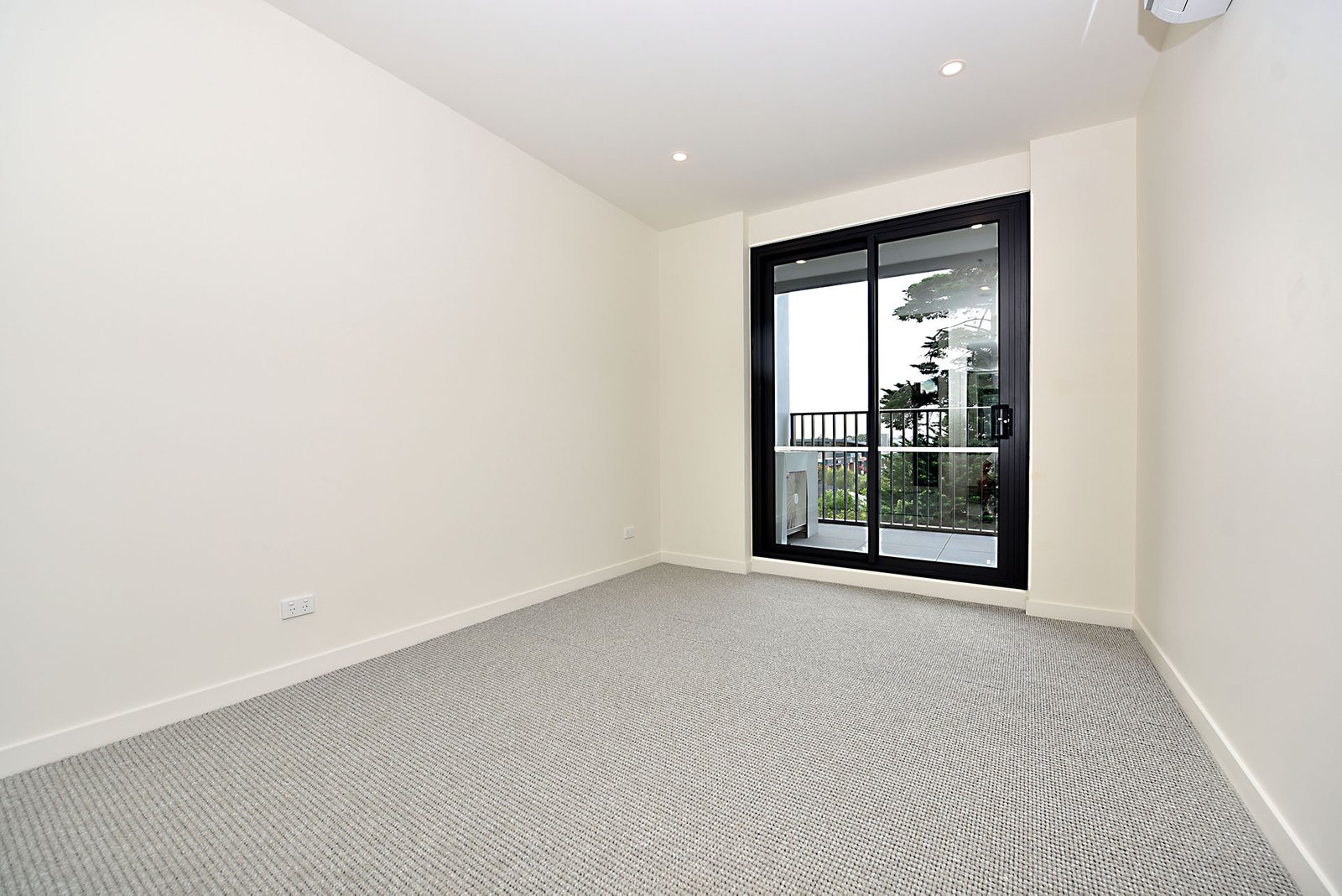 Gallery: 206/220 Chapel Road