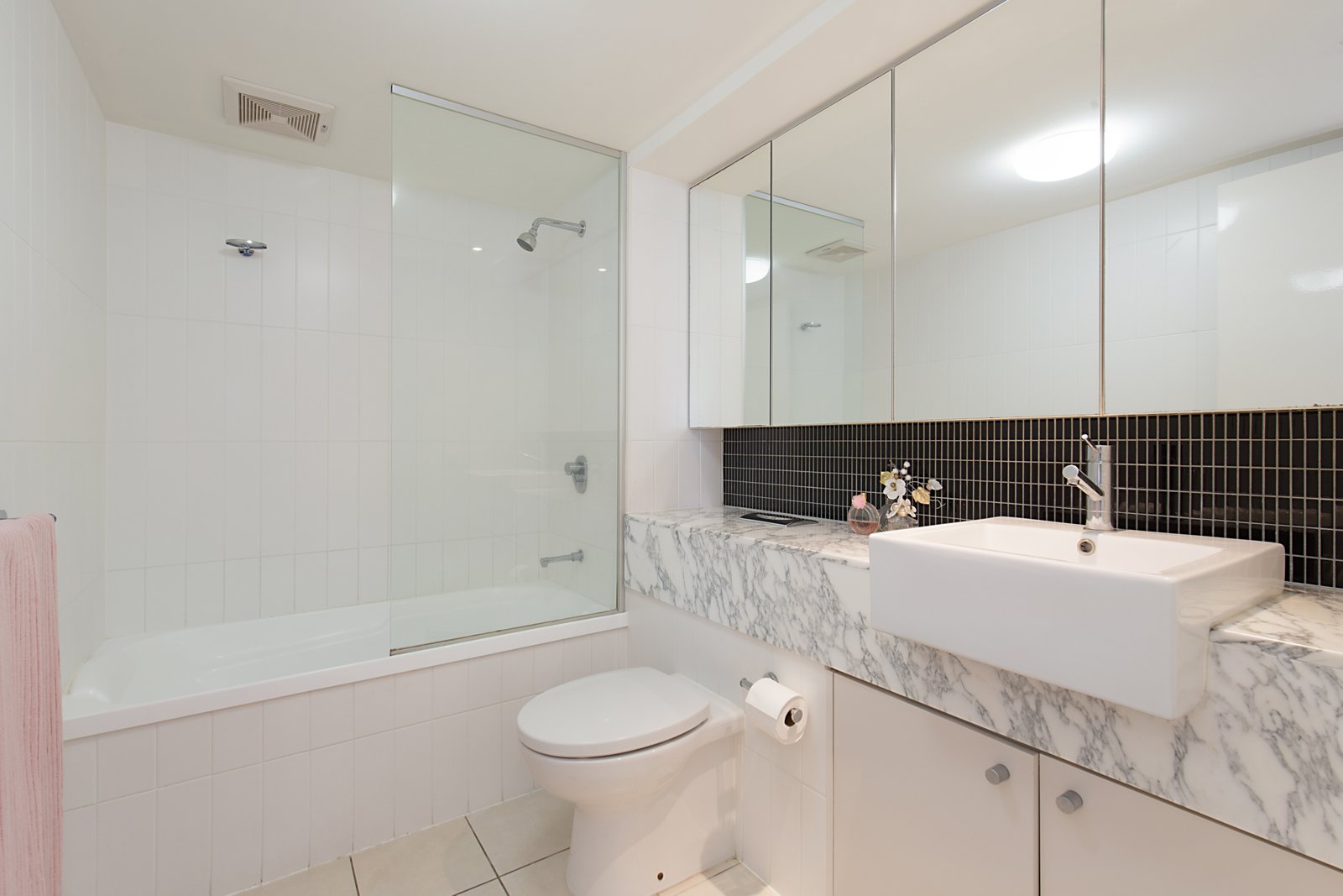 2063/14-22 Stuart Street TWEED HEADS 8