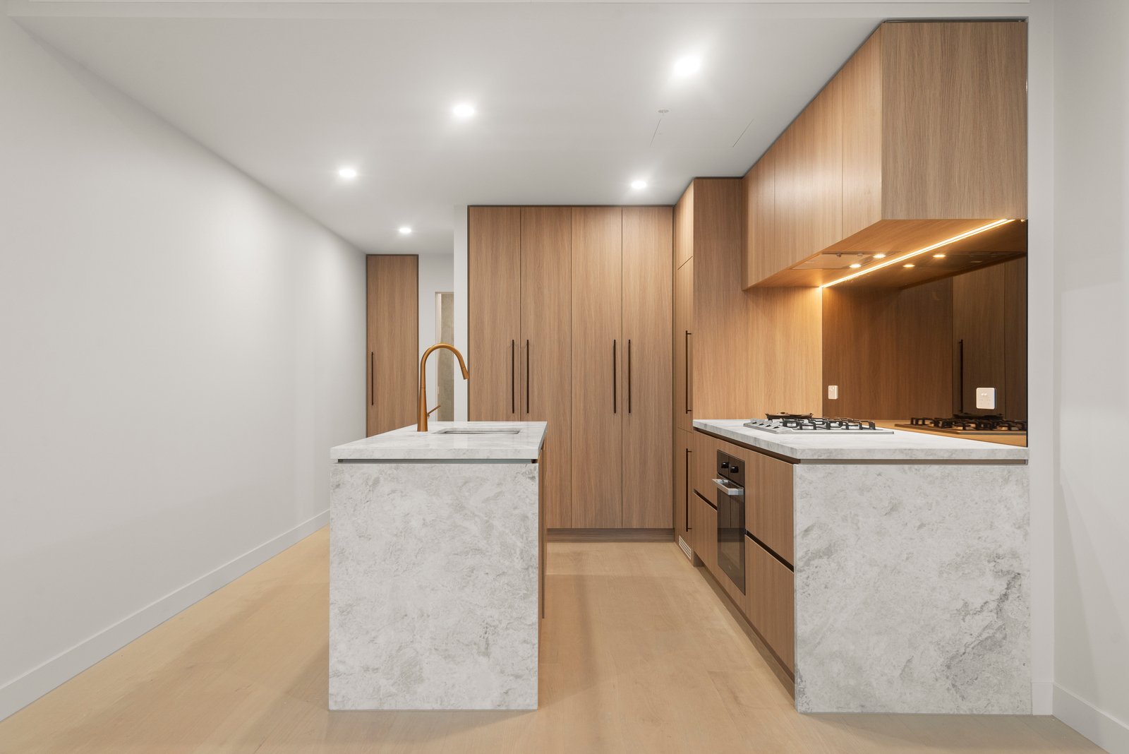 206/352 Canterbury Road, Surrey Hills, Vic