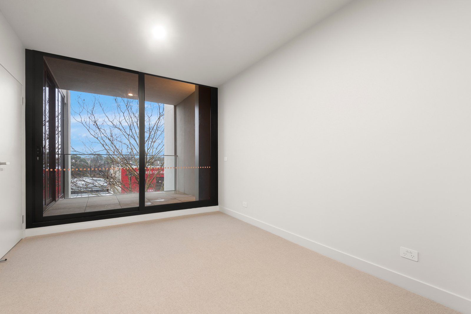 206/352 Canterbury Road, Surrey Hills, Vic