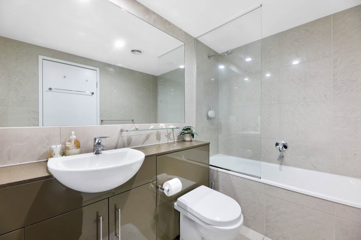 2064/1 Ocean Street BURLEIGH HEADS 14